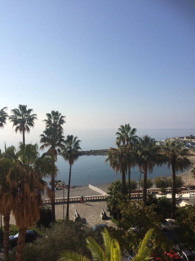 B&B Note Di Mare Imperia Εξωτερικό φωτογραφία
